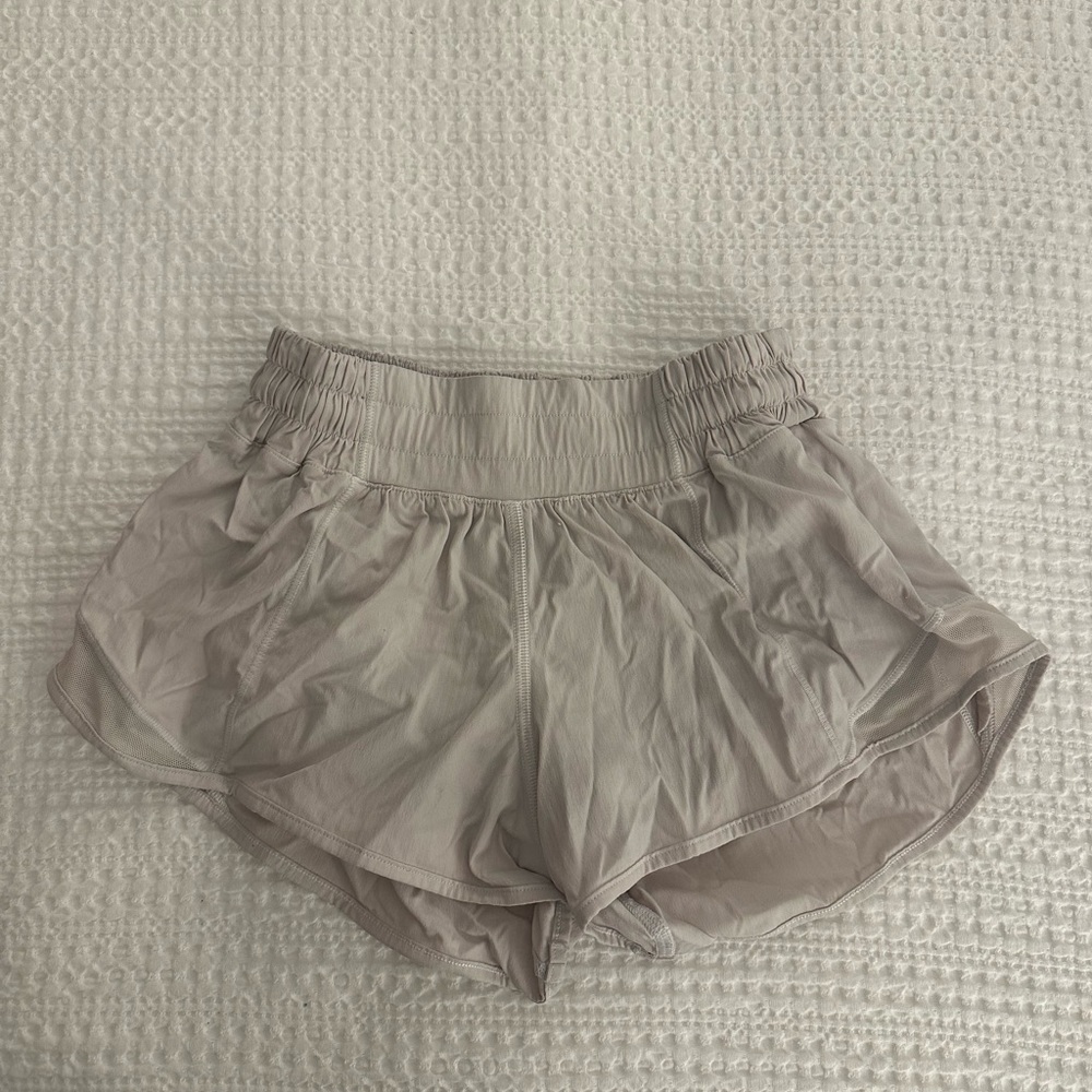 Lululemon 2.5” Hotty Hot Shorts